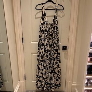 Chic Black and White Floral Maxi Dress